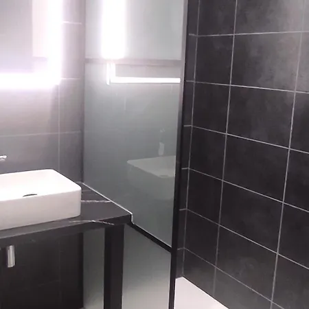 Apartment Accueillant Pour 6 Avec Balcon Et Parking Proche Des Pistes - Fr-1-814-160 *